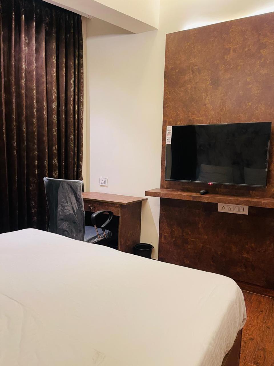The Taaj Comforts Bangalore Exterior photo